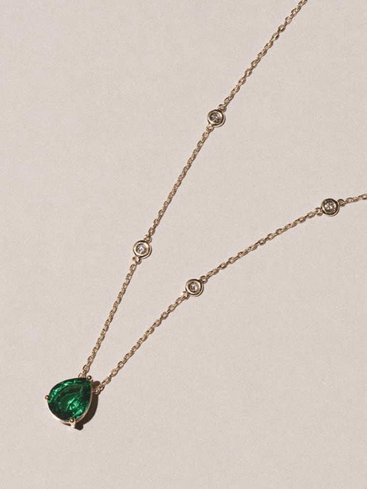 The Diamond Store Green Astra 2.40ct H/SI Pear Cut Lab Emerald Necklace in 18K Gold Vermeil - Image 2 of 4