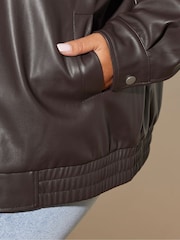 Jaqueta bomber Yours Curve com gola de PU - Imagem 4 de 5