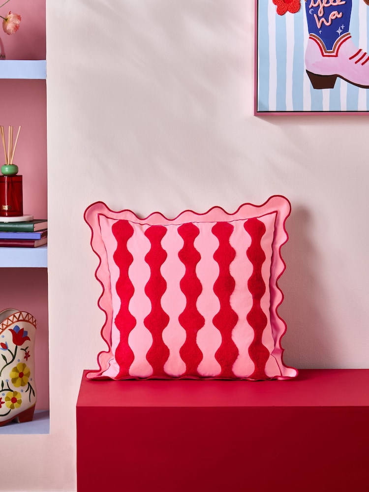 Eleanor Bowmer Kissen mit geschwungenem Muschel-Tufting - Bild 1 von 5 Eleanor Bowmer Kissen mit geschwungenem Muschel-Tufting - Bild 1 von 5