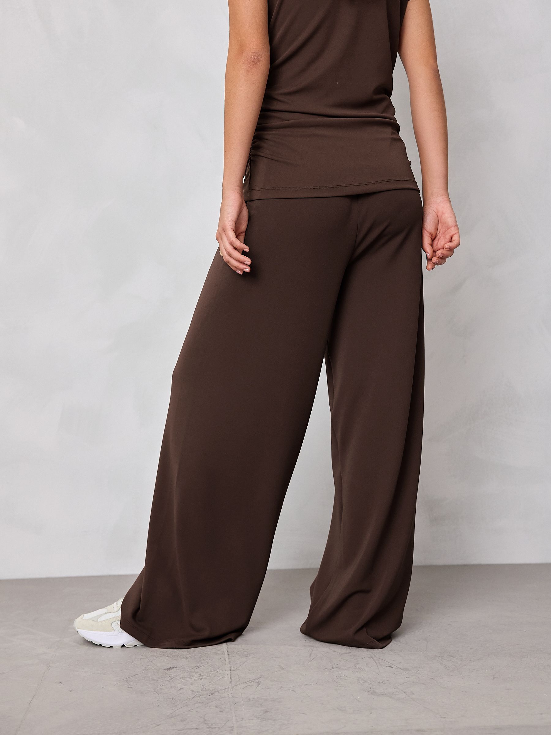 Next：日本 チョコレートブラウン - ワイドレッグ ドローストリング