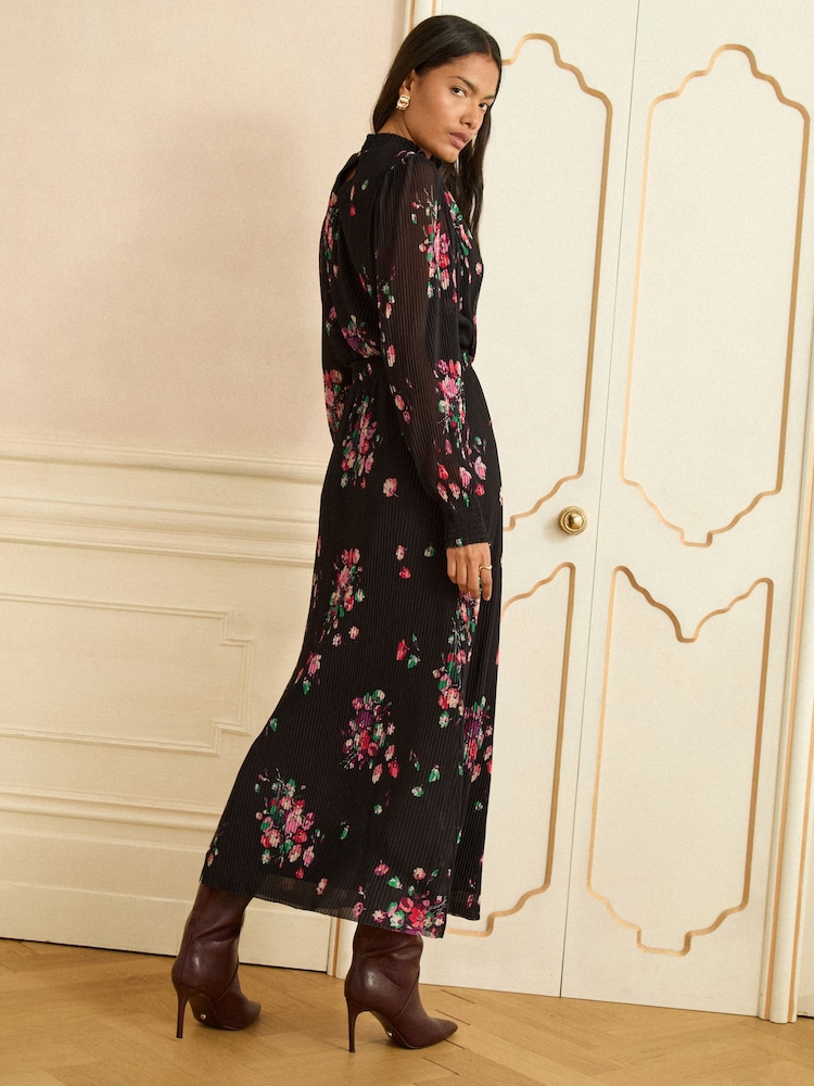 Love & Roses Floral Plisse Mesh High Neck Midi Dress - Image 4 of 4 Love & Roses Floral Plisse Mesh High Neck Midi Dress - Image 4 of 4