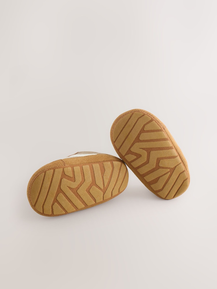 Chocolate Brown Touch Fastening Baby Trainers (0-2mths) - Image 5 of 5 Chocolate Brown Touch Fastening Baby Trainers (0-2mths) - Image 5 of 5