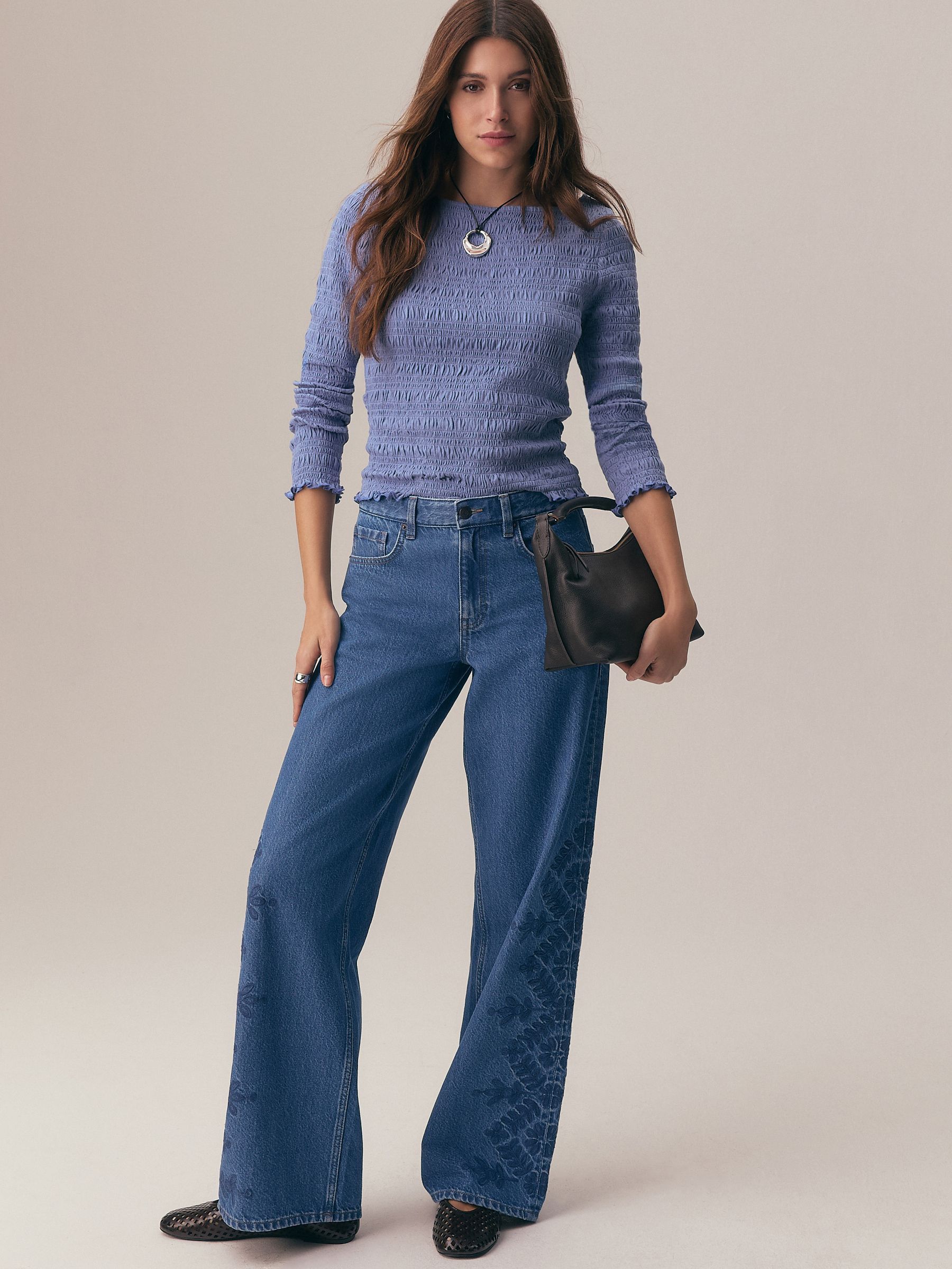 Comprar Bordado floral azul médio - Calça jeans de perna larga