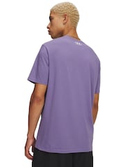 أرجواني - تي شيرت طراز رياضي بشعار على يسار الصدر من Under Armour - صورة 2 من 3