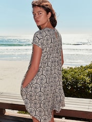 Black/White Palm Print Linen Blend Mini Short Sleeve V-Neck Kaftan Dress - Image 4 of 8