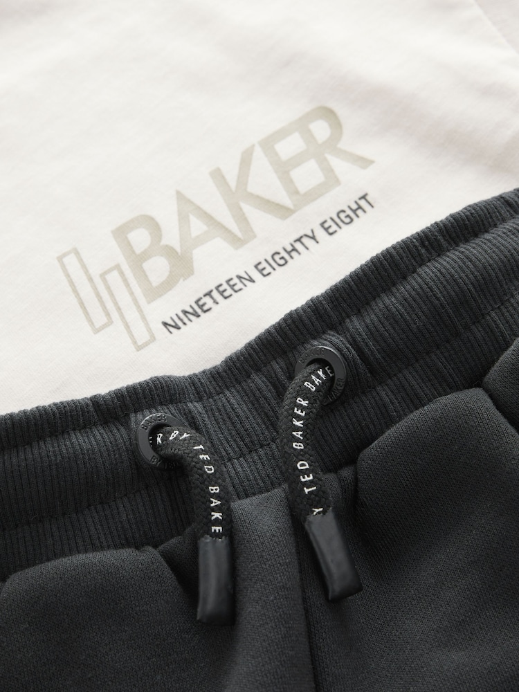 หิน - ชุดเสื้อยืดและกางเกงขาสั้นพิมพ์ลายโอเวอร์ไซส์จาก Baker by Ted Baker - รูปภาพ 13 จาก 13