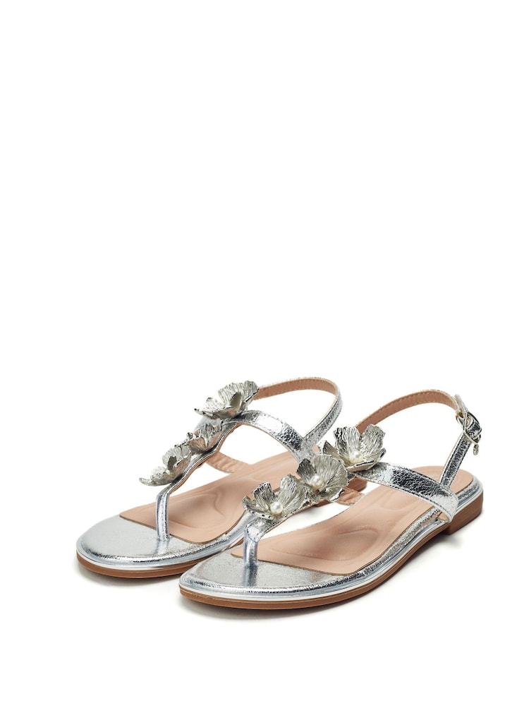 Moda in Pelle Silver Jewelle Flower Print Trim Toe Post Flat Comfort Sandals - Image 2 of 4