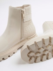 River Island Cream Girls Patent Heart Strap Chelsea Boots - Image 5 of 5
