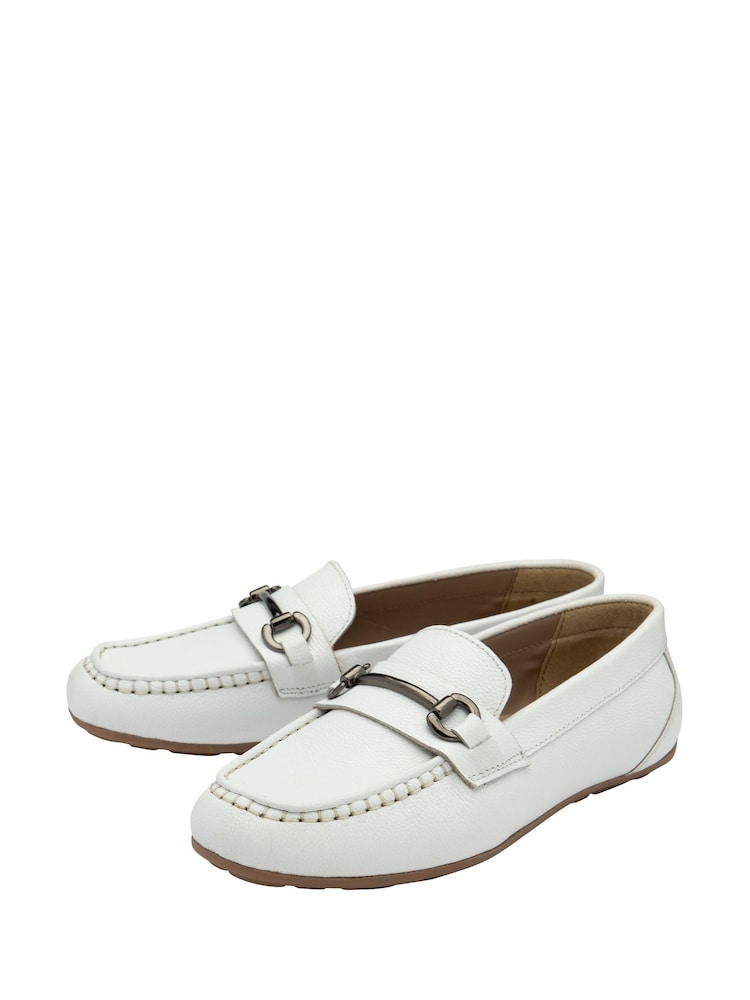 Ravel White Leather Loafer Driving Shoes With Bar Trim - Image 2 of 4 Ravel White Leather Loafer Driving Shoes With Bar Trim - Image 2 of 4