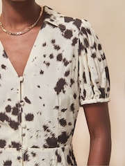 Ro&Zo Animal Petite Print Button Front Shirt Dress - Image 4 of 5