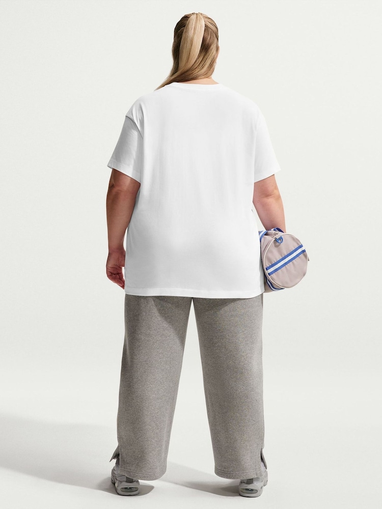 Nike White Classic T-Shirt - Image 2 of 5