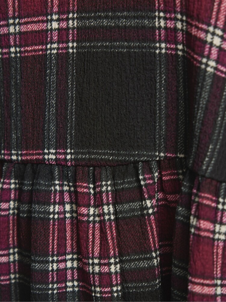 Yours Curve Black Tiered Notch Texture Top - Image 4 of 4 Yours Curve Black Tiered Notch Texture Top - Image 4 of 4