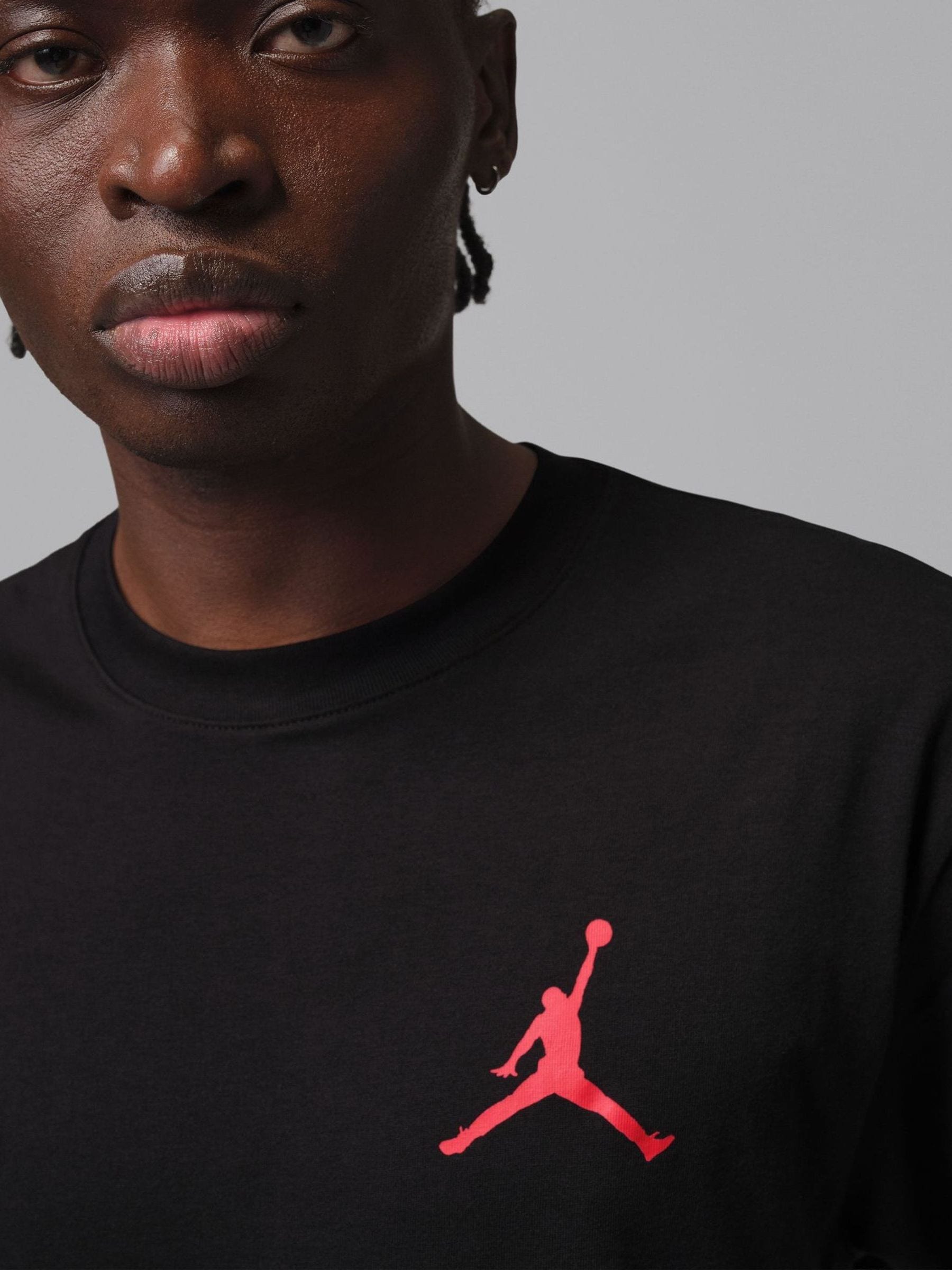 Comprar Preto/Vermelho - Camiseta Jordan Jumpman com logo pequeno