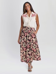 Saia preta com estampa floral Gina Bacconi EMI na cintura elástica - Imagem 1 de 5
