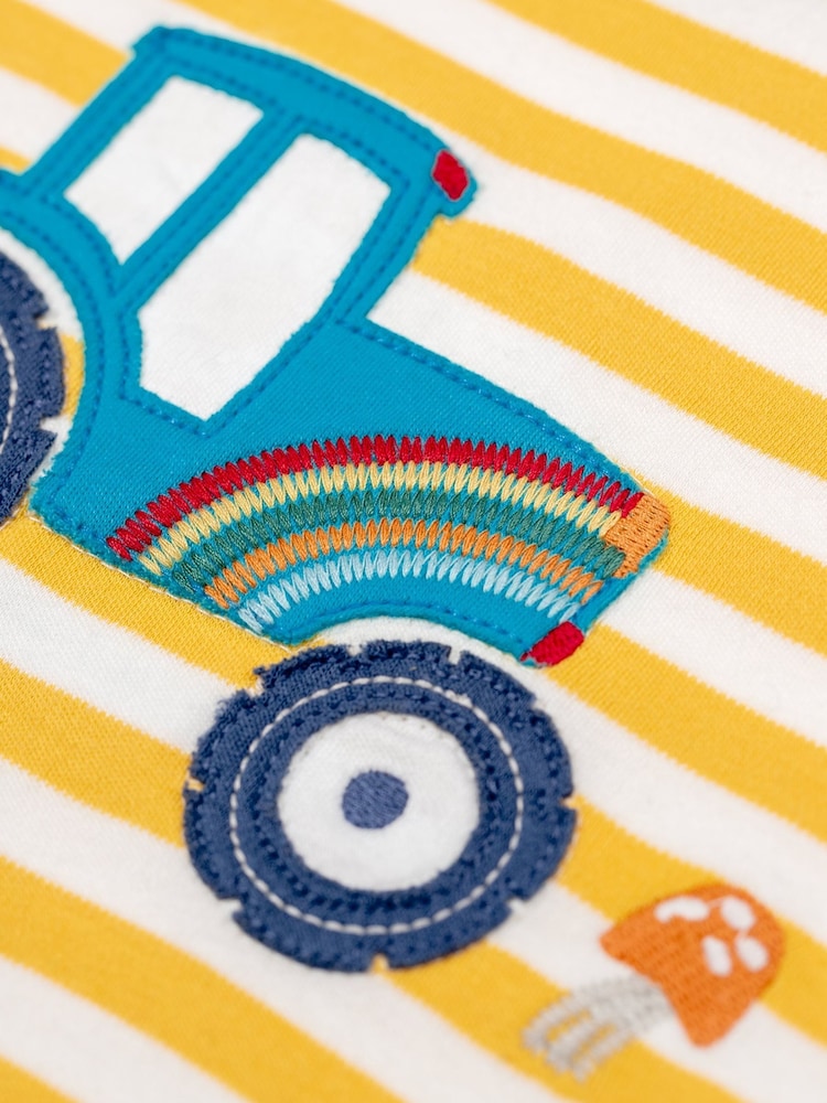 تيشرت Orion بنقشة بارزة من Frugi - صورة 4 من 4 تيشرت Orion بنقشة بارزة من Frugi - صورة 4 من 4