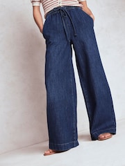 Calças jeans com cordão Boden - Imagem 2 de 7