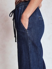 Calças jeans com cordão Boden - Imagem 5 de 7