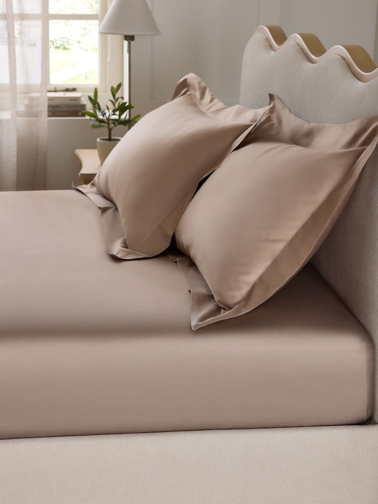 Dark Natural Collection Luxe 400 Thread Count Egyptian Deep Fitted Cotton Sateen Sheet - Image 1 of 2