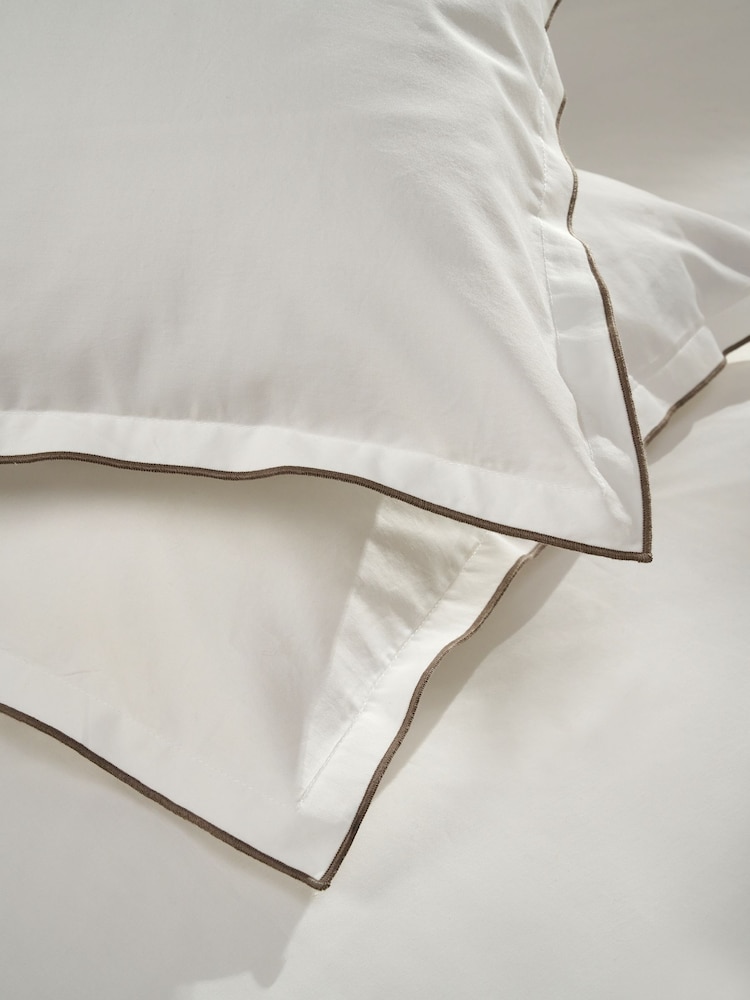 Truly Embroidered Oxford Pillowcases - Imagen 1 de 3