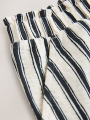 Raya negra y blanca - Pantalones cortos con textura (3-16años) - Imagen 7 de 8