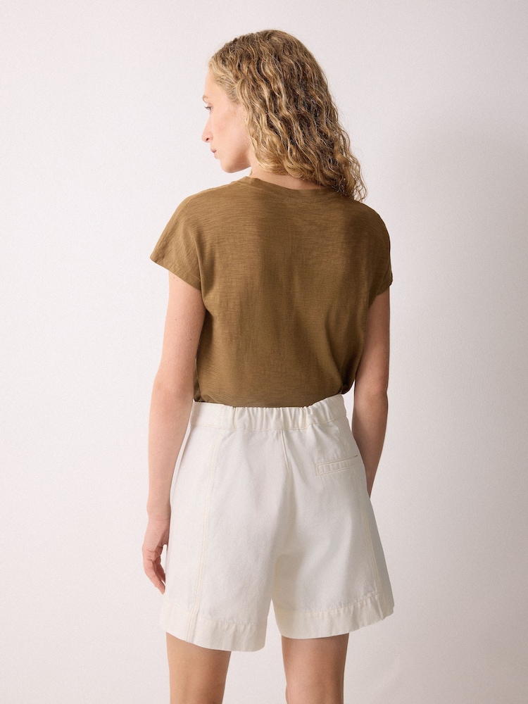 Jigsaw Cream Finton Denim Seam Detail Shorts - Image 2 of 6