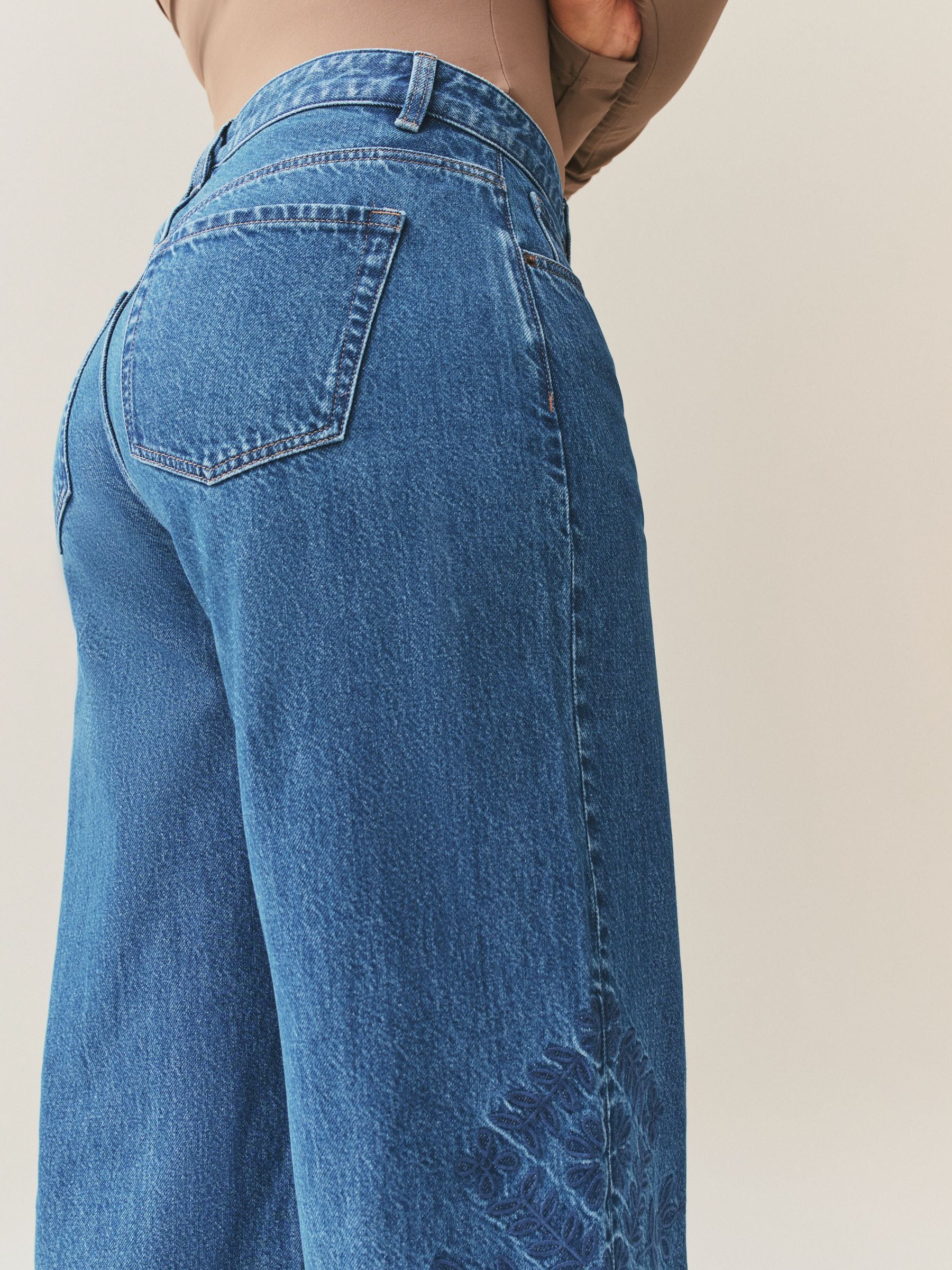 Kopen Middenblauw met bloemenborduursel - Zandloper denim jeans