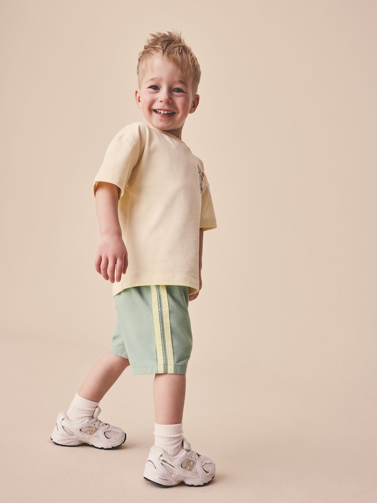 سیج گرین - Side Stripe Pull On Shorts (3mths-7yrs) - تصویر 1 از 7