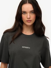 Camiseta Superdry Oversized com Micro Logo - Imagem 3 de 4