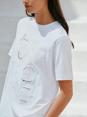 White Cutwork Embroidered - Βαρύ T-Shirt με κοντό μανίκι και κλειστή στρογγυλή λαιμόκοψη - Εικόνα 5 του 8