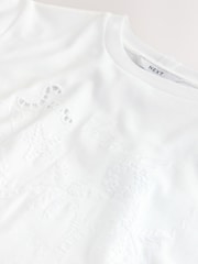 White Cutwork Embroidered - Βαρύ T-Shirt με κοντό μανίκι και κλειστή στρογγυλή λαιμόκοψη - Εικόνα 7 του 8