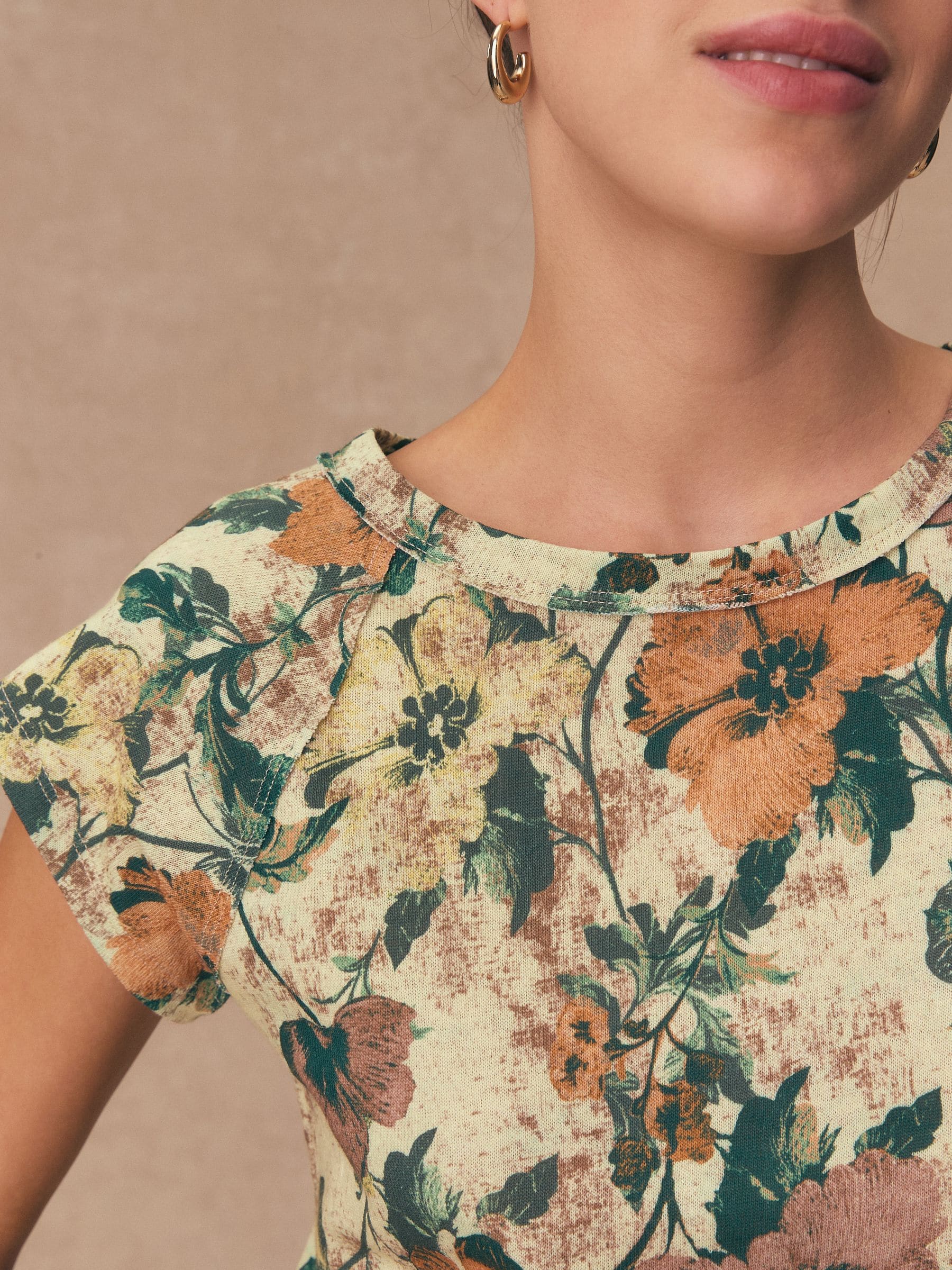 トップス NC Buy Floral Raw Seam Detail Short Capped Sleeve T-Shirt from Next