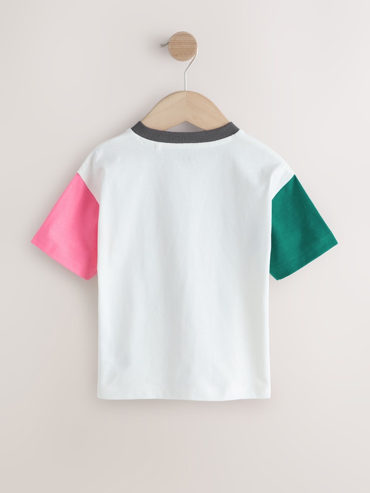 White/Pink/Green Skateboard - تيشرت بكُم قصير مزين برسمة جرافيك (3 شهور-7 سنوات) - صورة 2 من 4 White/Pink/Green Skateboard - تيشرت بكُم قصير مزين برسمة جرافيك (3 شهور-7 سنوات) - صورة 2 من 4