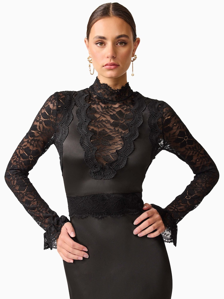 Margot Long Sleeve Gown in Black | Lace Detail XL / Black