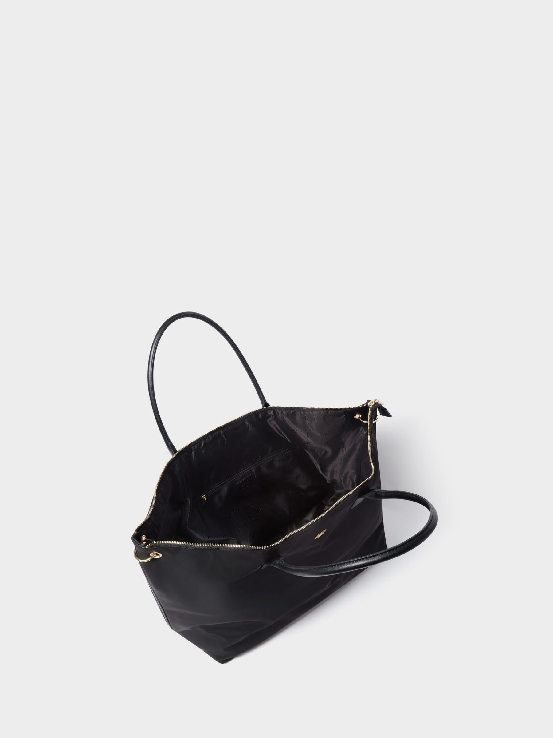 Next：日本 ブラック - Osprey London The Voyage ナイロン