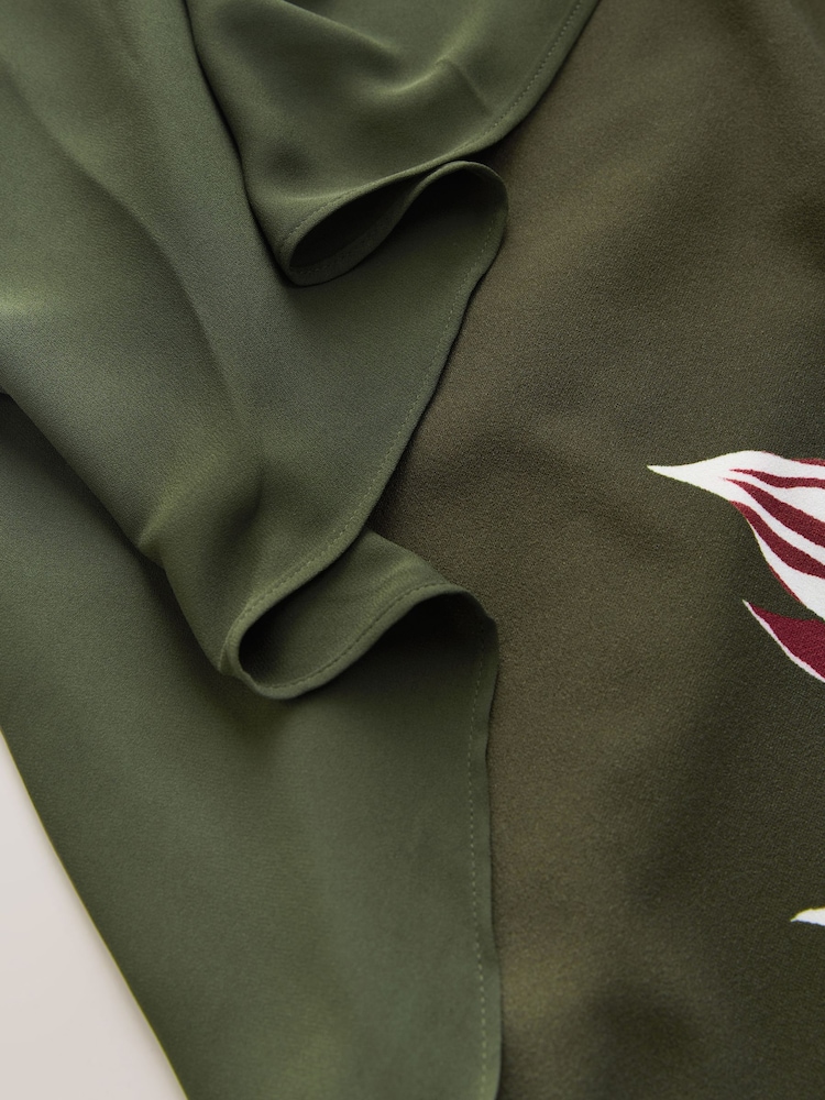 أخضر كاجي طبعة زهور - فستان طويل بتصميم كاب - صورة 7 من 7