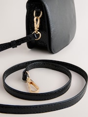 أسود - حقيبة بحلية ذهبية بمقبض علوي - Image 7 of 8