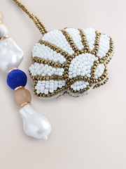 White Beaded Shell Bag Charm - Image 2 of 3