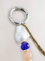 White Beaded Shell Bag Charm - Image 3 of 3