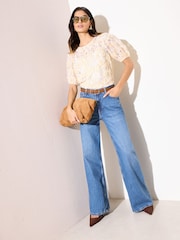 Friends Like These Kurzarm 3D Rose Strukturierte Spitzenbluse - Bild 3 von 4