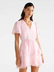 Vestido mini Emmy com acabamento em renda Forever New contém Linen - Imagem 1 de 4