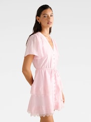 Vestido mini Emmy com acabamento em renda Forever New contém Linen - Imagem 4 de 4