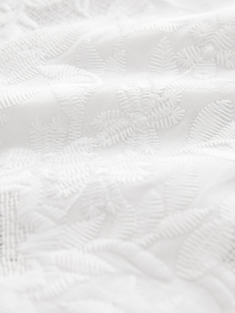 White Lace Embroidered Shell Top - Image 7 of 7 White Lace Embroidered Shell Top - Image 7 of 7