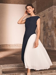 Mint Velvet Contrast Pleat Maxi Dress - Imagen 4 de 8