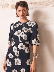 Vestido a media pierna con estampado de flores de Mint Velvet - Imagen 5 de 6