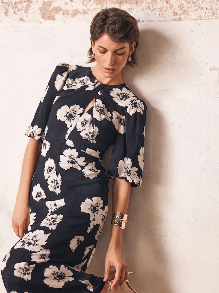 Vestido a media pierna con estampado de flores de Mint Velvet - Imagen 6 de 6