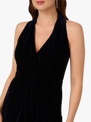 Adrianna Papell Blue Halter Draped Velvet Gown - Imagem 4 de 6