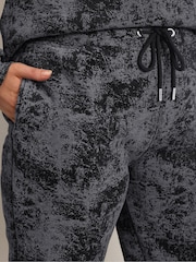 Yours Curve Black Abstract Cuffed Joggers - Image 4 of 5