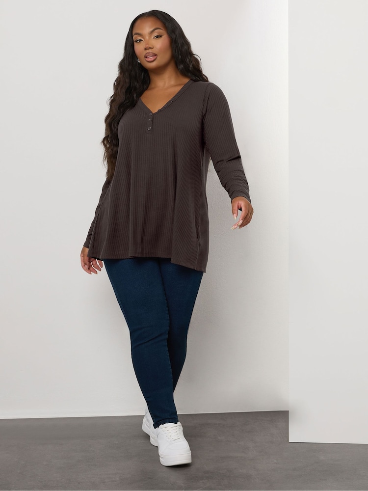 Yours Curve Henley Ribbed Swing Blouse - Imagen 2 de 5