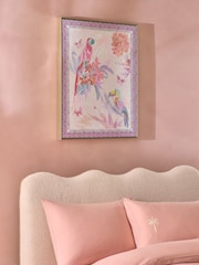 جدارية بإطار مُورّد ومطرَّزة بتفاصيل طيور - Image 2 of 6