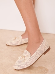 كريم - Lipsy Raffia Tassel Detail Summer Loafers - صورة 2 من 3